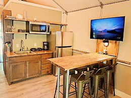 15 Son's Rio Cibolo - Birdhouse Cabin