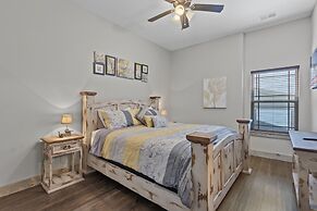 Lakefront Haven 9 Bedroom Home by RedAwning