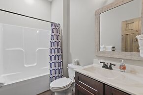 Lakefront Haven 9 Bedroom Home by RedAwning