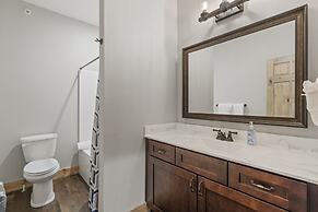 Lakefront Haven 9 Bedroom Home by RedAwning