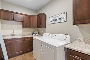 Lakefront Haven 9 Bedroom Home by RedAwning