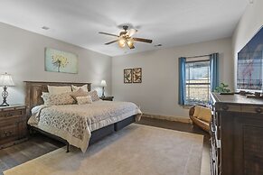 Lakefront Haven 9 Bedroom Home by RedAwning