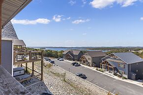 Lakefront Haven 9 Bedroom Home by RedAwning