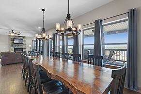 Lakefront Haven 9 Bedroom Home by RedAwning