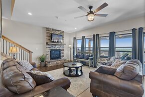 Lakefront Haven 9 Bedroom Home by RedAwning