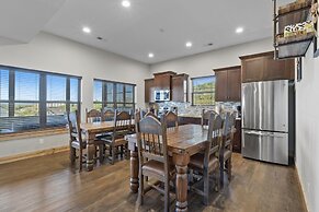 Lakefront Haven 9 Bedroom Home by RedAwning