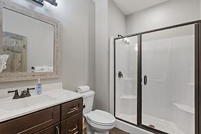 Lakefront Haven 9 Bedroom Home by RedAwning