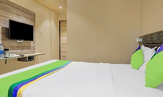 Treebo Classic Grande, Camp