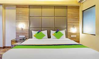 Treebo Classic Grande, Camp