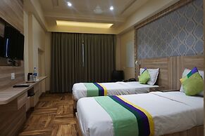 Treebo Classic Grande, Camp