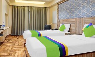 Treebo Classic Grande, Camp