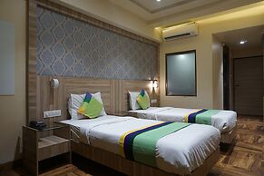 Treebo Classic Grande, Camp