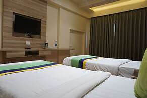 Treebo Classic Grande, Camp