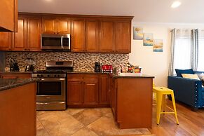 Yachtsman's Cove with 3-Levels