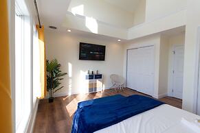 Yachtsman's Cove with 3-Levels