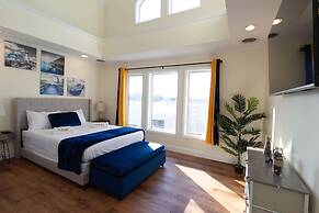 Yachtsman's Cove with 3-Levels