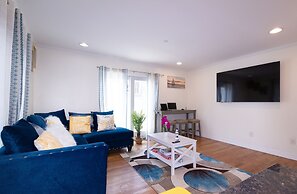 Yachtsman's Cove with 3-Levels