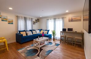 Yachtsman's Cove with 3-Levels