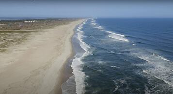 Yachtsman's Cove with 3-Levels