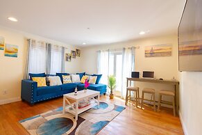 Yachtsman's Cove with 3-Levels