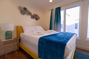 Yachtsman's Cove with 3-Levels