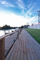 Yachtsman's Cove with 3-Levels