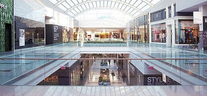 Yachtsman's Cove with 3-Levels