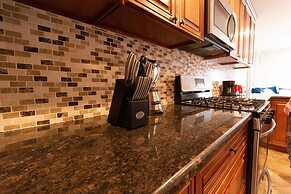 Yachtsman's Cove with 3-Levels