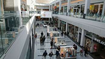 Yachtsman's Cove with 3-Levels