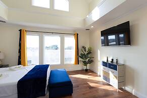 Yachtsman's Cove with 3-Levels