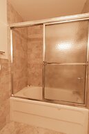 Yachtsman's Cove with 3-Levels