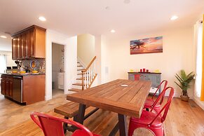 Yachtsman's Cove with 3-Levels