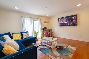 Yachtsman's Cove with 3-Levels