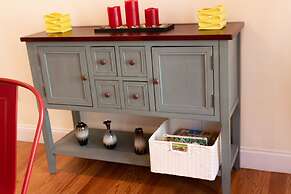 Yachtsman's Cove with 3-Levels