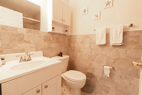 Yachtsman's Cove with 3-Levels