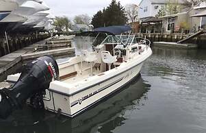 Yachtsman's Cove with 3-Levels