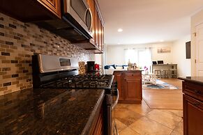 Yachtsman's Cove with 3-Levels