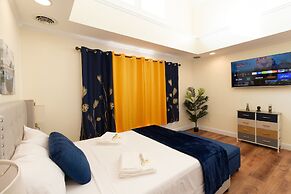 Yachtsman's Cove with 3-Levels