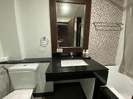 77 Patong Hotel & Spa