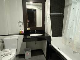 77 Patong Hotel & Spa