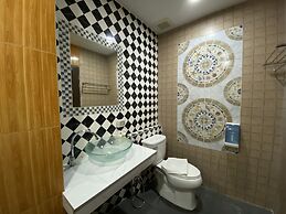 77 Patong Hotel & Spa