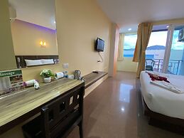 77 Patong Hotel & Spa