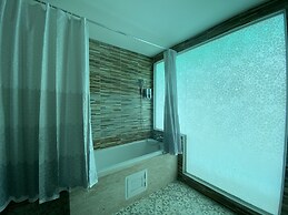 77 Patong Hotel & Spa