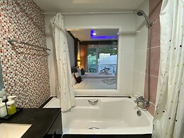 77 Patong Hotel & Spa