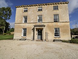 Rockstowes House
