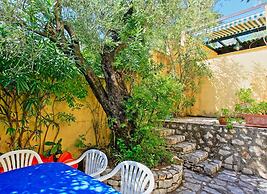 Tinas Apartment in Mparmpati