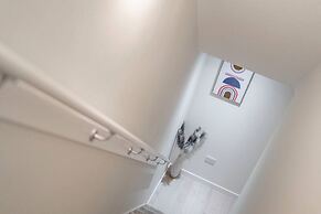 West Queen Street Apt - The Luxe Life