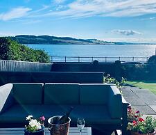 Villa by the Sea Wow Like a 5 Star Hotel