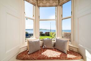 Villa by the Sea Wow Like a 5 Star Hotel