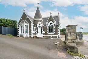 The Gate Lodge - Modern and Period Combined